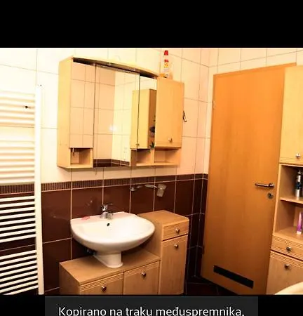 Apartment Apartman Lux